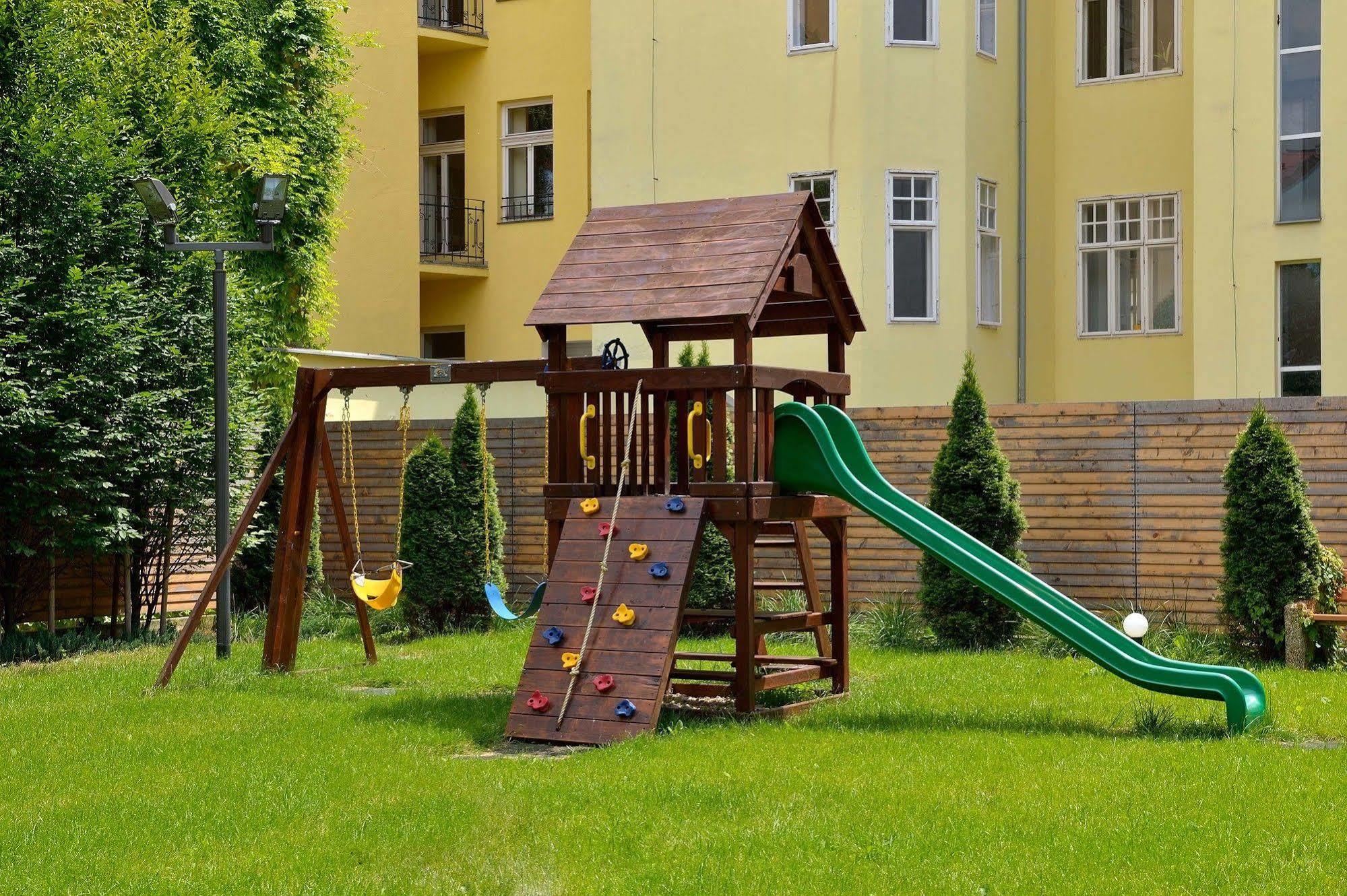 Ambiente Serviced Apartments - Dunajska Bratislava Exterior foto